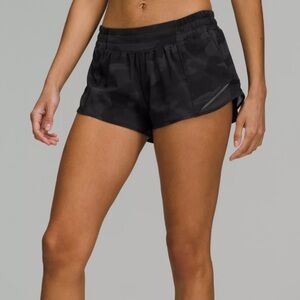 Camo lululemon hotty hot shorts 2.5”